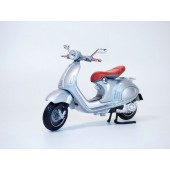 VESPA 946 BELÍSIMA E1/18 (plata)