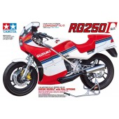 Suzuki RG250 con kit de opciones completo [Edición limitada] E1/12