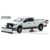 Nissan Titan XD Pro-4X quitanieves (2018) E1/64