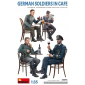 GERMAN SOLDIER IN CAFE E1/35