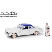 Studebaker Commander Starliner + surtidor Vintage Wayne 505  Chevron Supreme E1/64